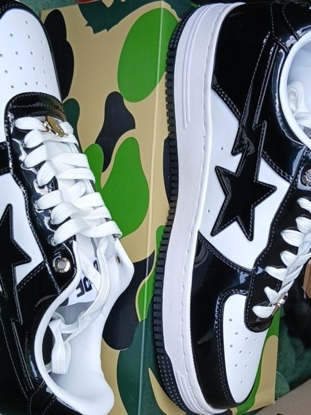 A BATHING APE Black & White in Original Box w/ Shoe Bag And Extras